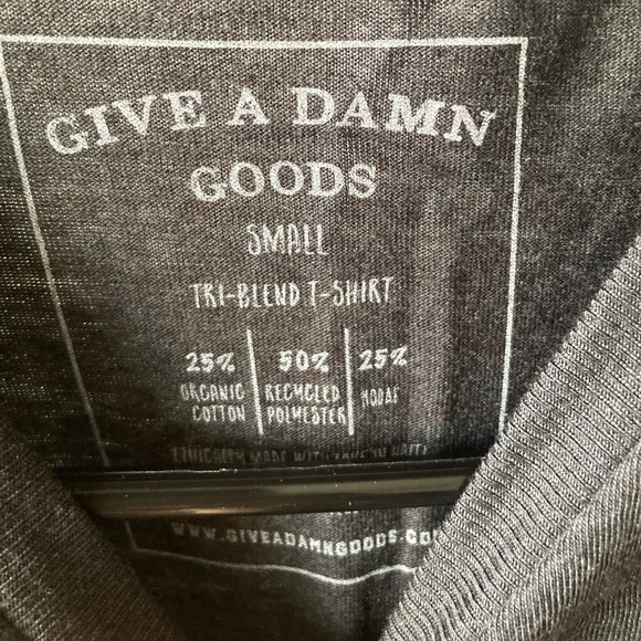 Unisex organic, recycled cotton T-shirt with wildflower seeds - Picture 3 of 8